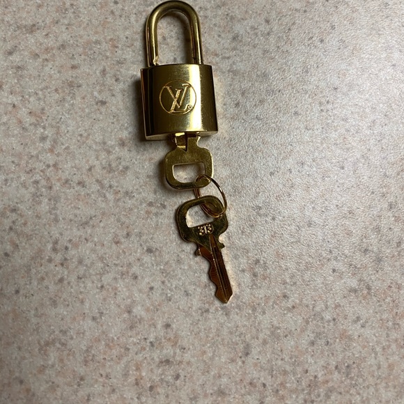 Louis Vuitton City Steamer MM Noir - Picture 9 of 11